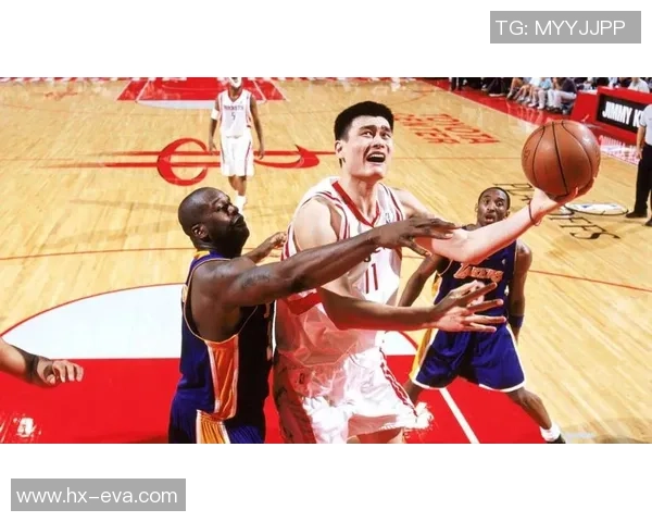 姚明加盟NBA球队的传奇故事与篮球生涯的辉煌成就