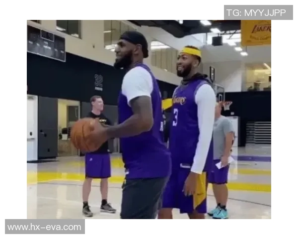 姚明的右腿承载着篮球梦想与荣耀的传奇之路