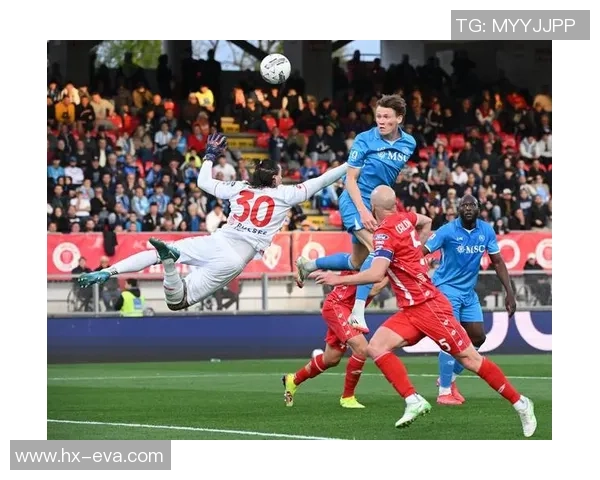 里昂大胜那不勒斯4-0神奇扑救成比赛转折点引发热议