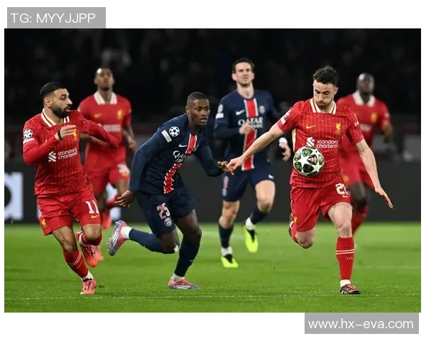 德甲精彩对决尤文图斯与巴黎圣日耳曼战成平局转会传闻引发热议