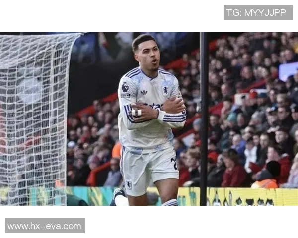 英超激战曼联大胜那不勒斯帽子戏法引发争议判罚全场沸腾